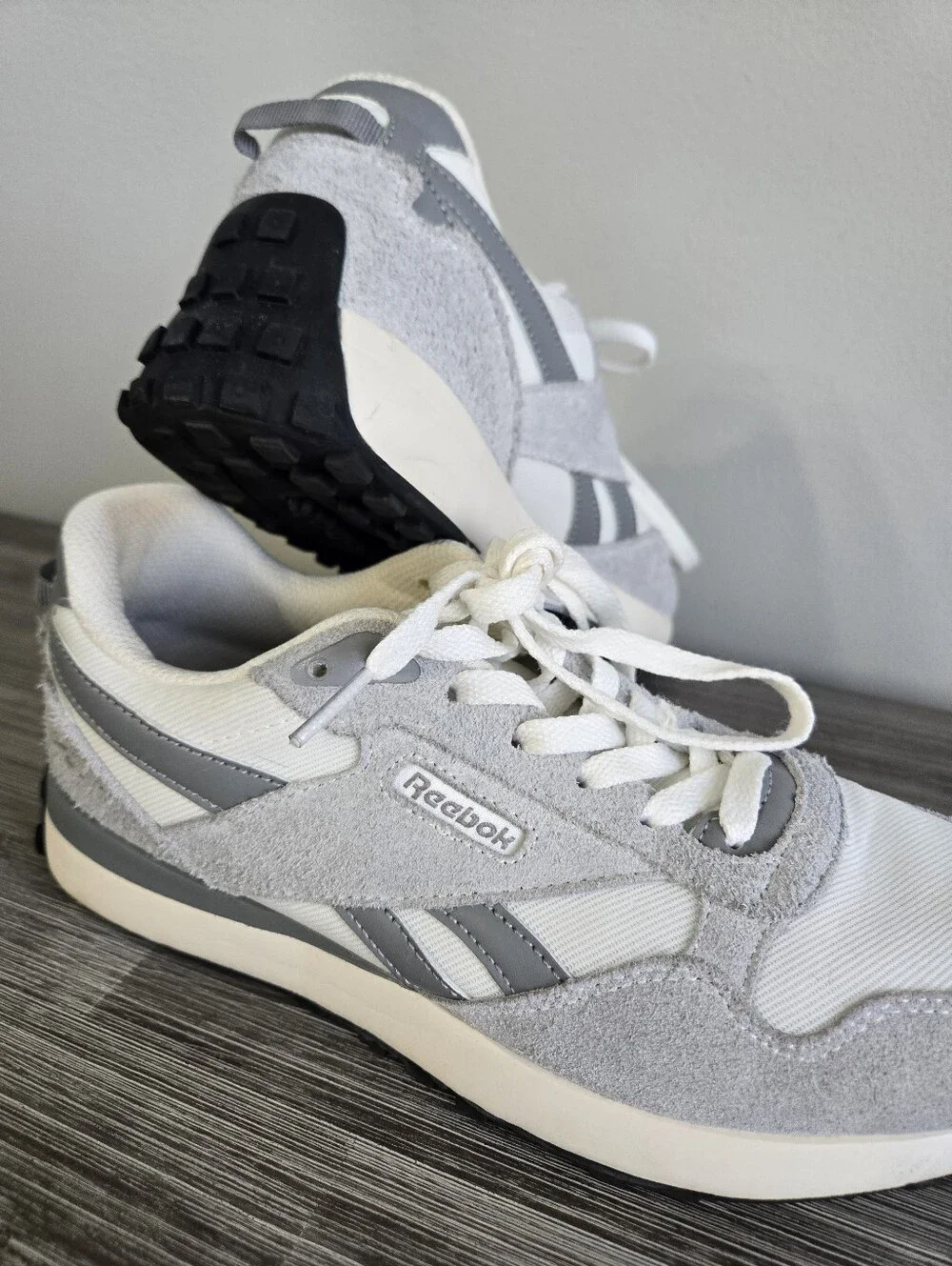 Reebok Retro Runner Gray Suede White Sneakers Women’s Size 9